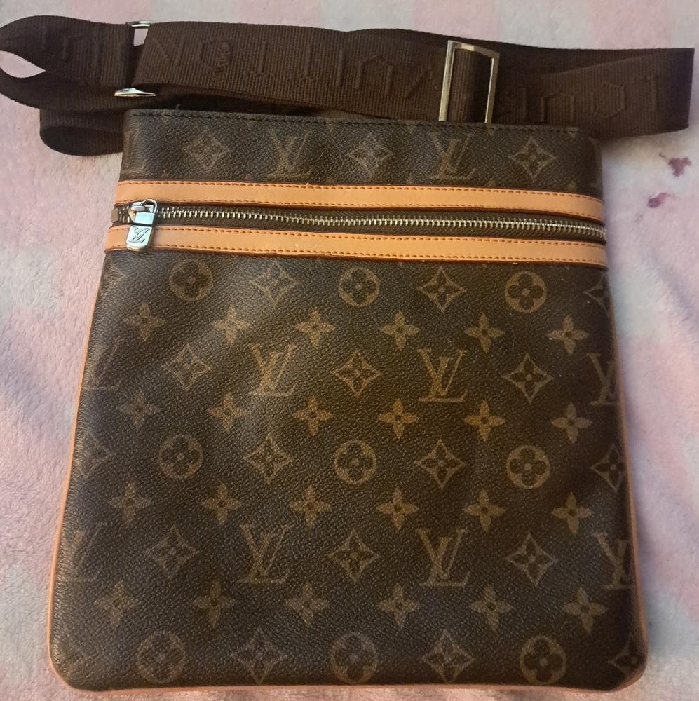 Louis Vuitton Monogram Pochette Bosphore Shoulder Cross Bag M40044